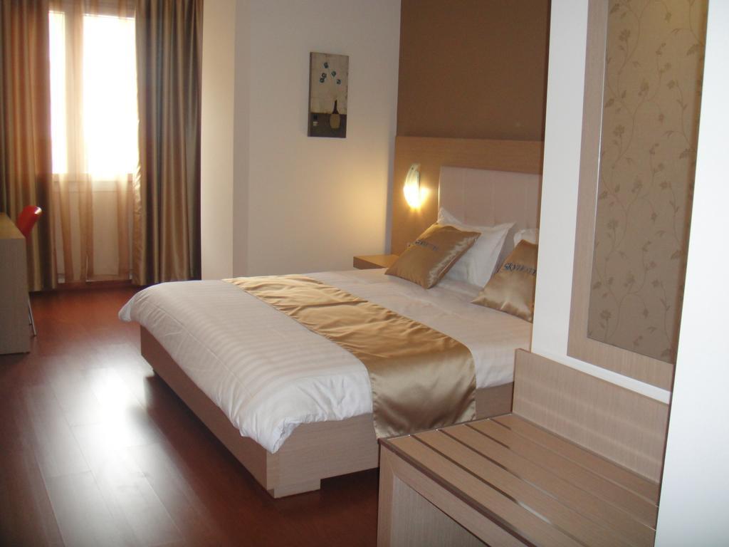 Sky 2 Hotel Tirana Zewnętrze zdjęcie