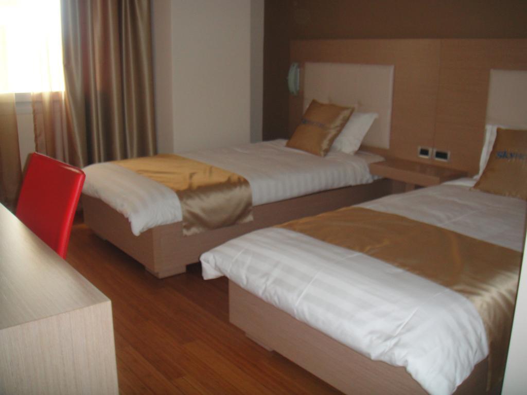 Sky 2 Hotel Tirana Zewnętrze zdjęcie