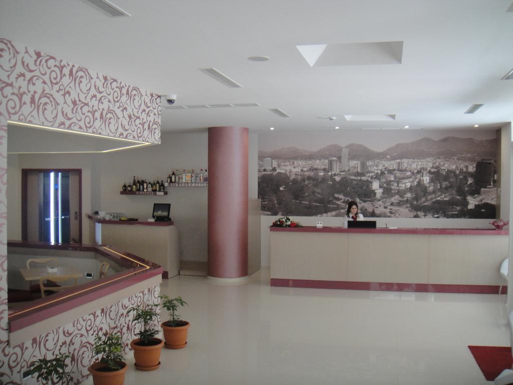 Sky 2 Hotel Tirana Zewnętrze zdjęcie