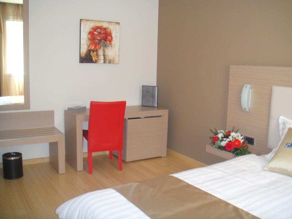 Sky 2 Hotel Tirana Zewnętrze zdjęcie