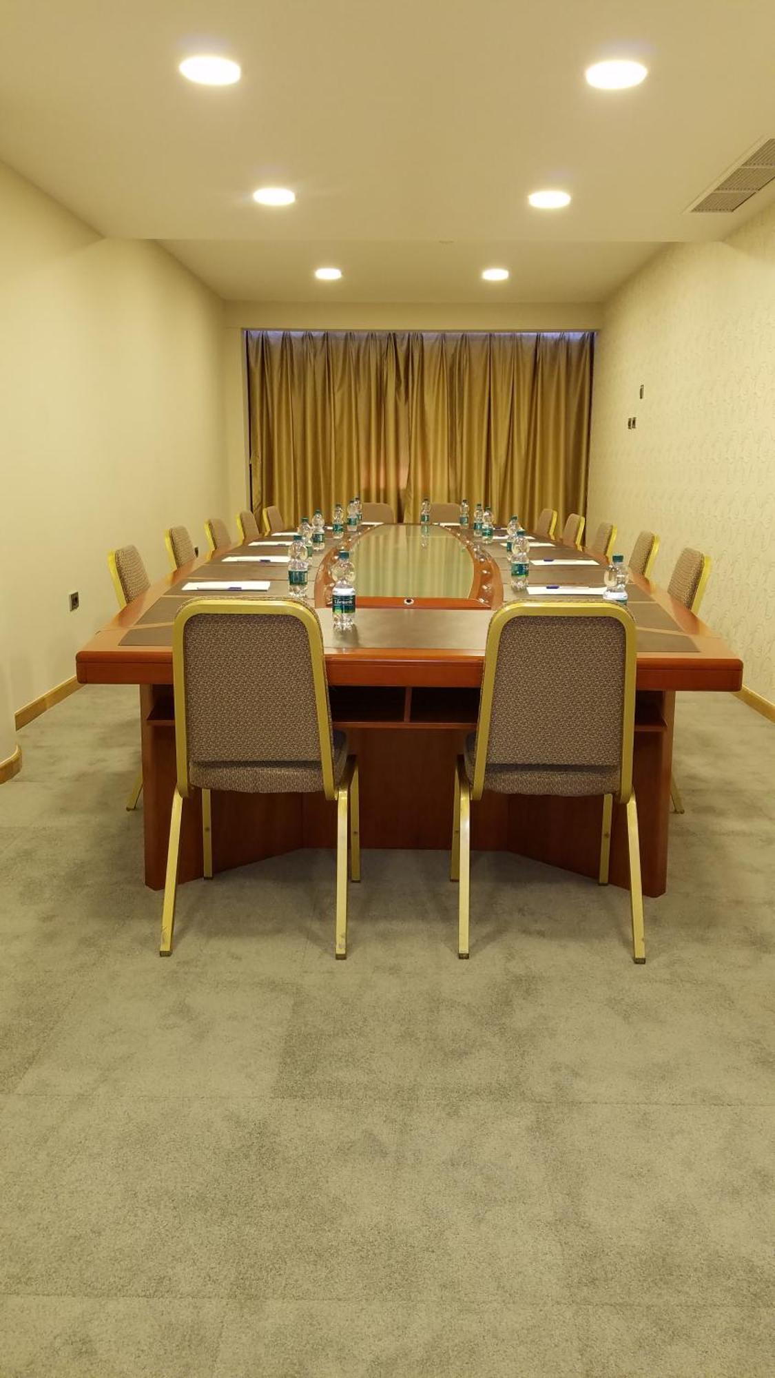 Sky 2 Hotel Tirana Zewnętrze zdjęcie
