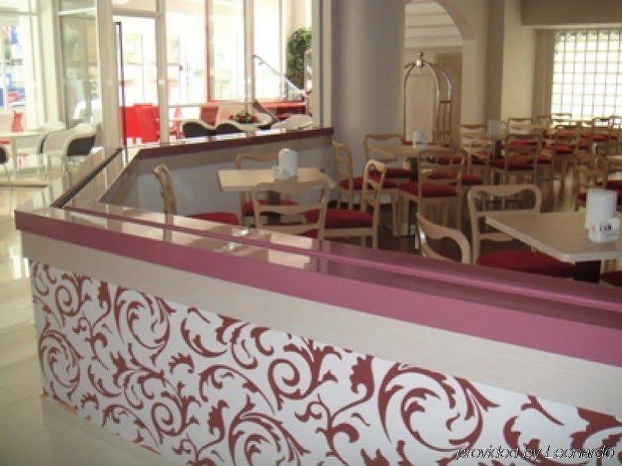 Sky 2 Hotel Tirana Zewnętrze zdjęcie