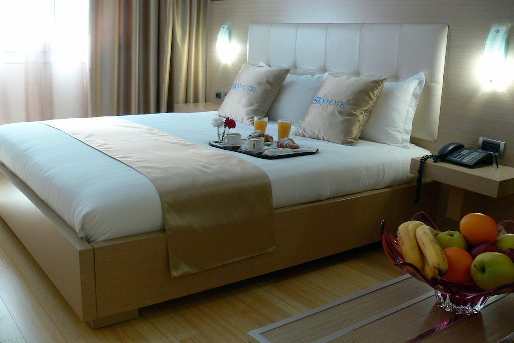 Sky 2 Hotel Tirana Zewnętrze zdjęcie