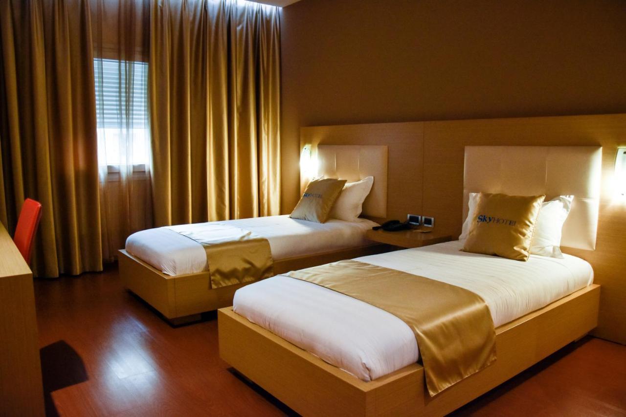 Sky 2 Hotel Tirana Zewnętrze zdjęcie
