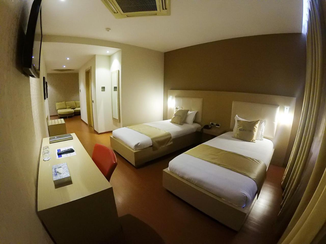 Sky 2 Hotel Tirana Zewnętrze zdjęcie