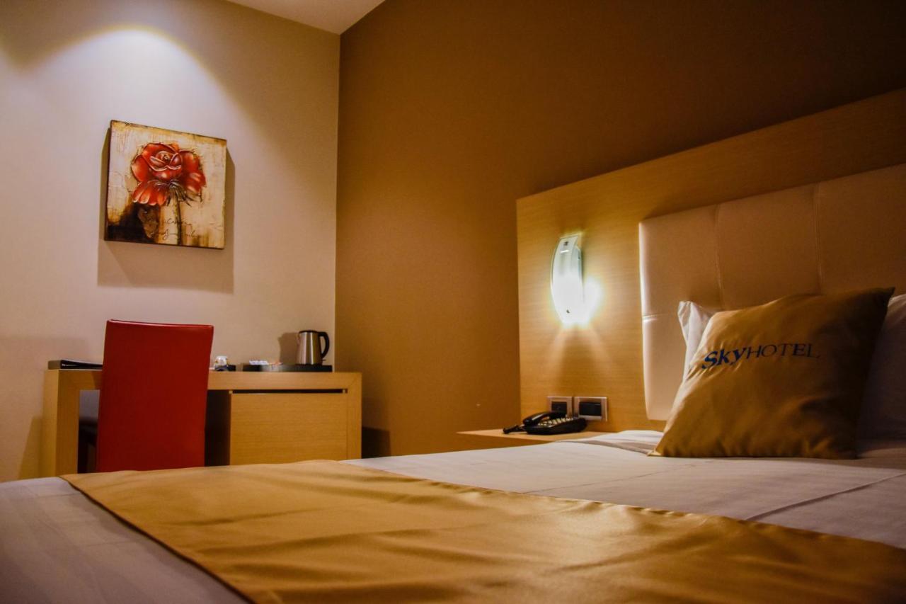 Sky 2 Hotel Tirana Zewnętrze zdjęcie
