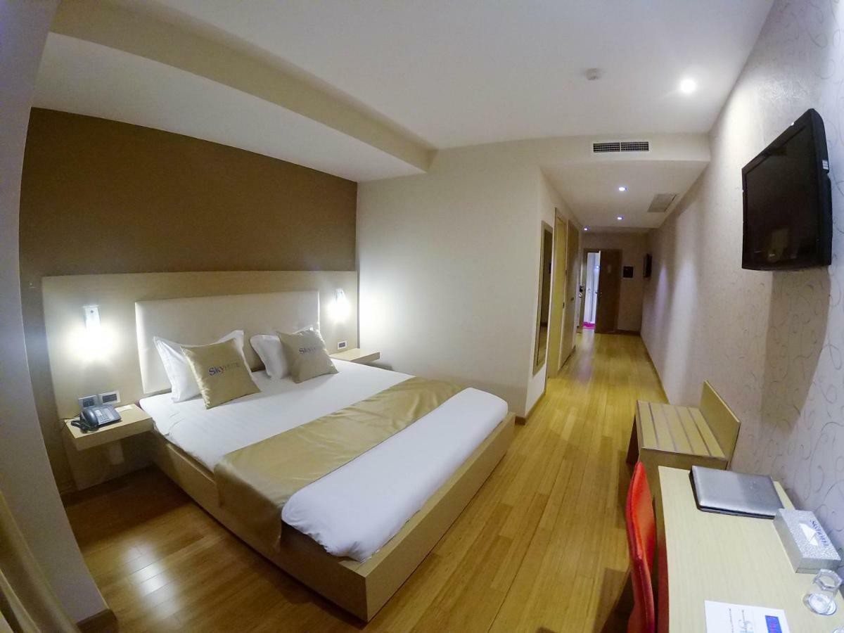 Sky 2 Hotel Tirana Zewnętrze zdjęcie