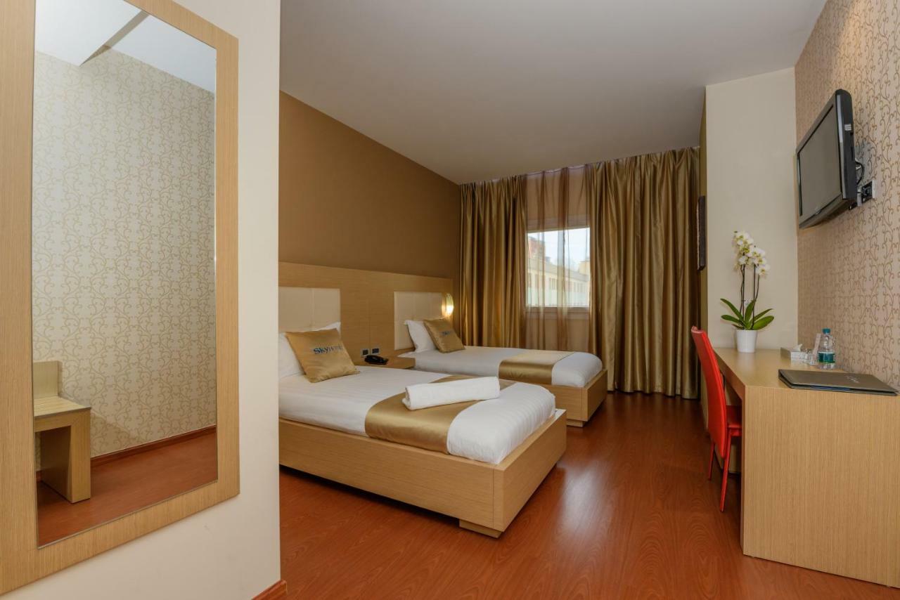 Sky 2 Hotel Tirana Zewnętrze zdjęcie
